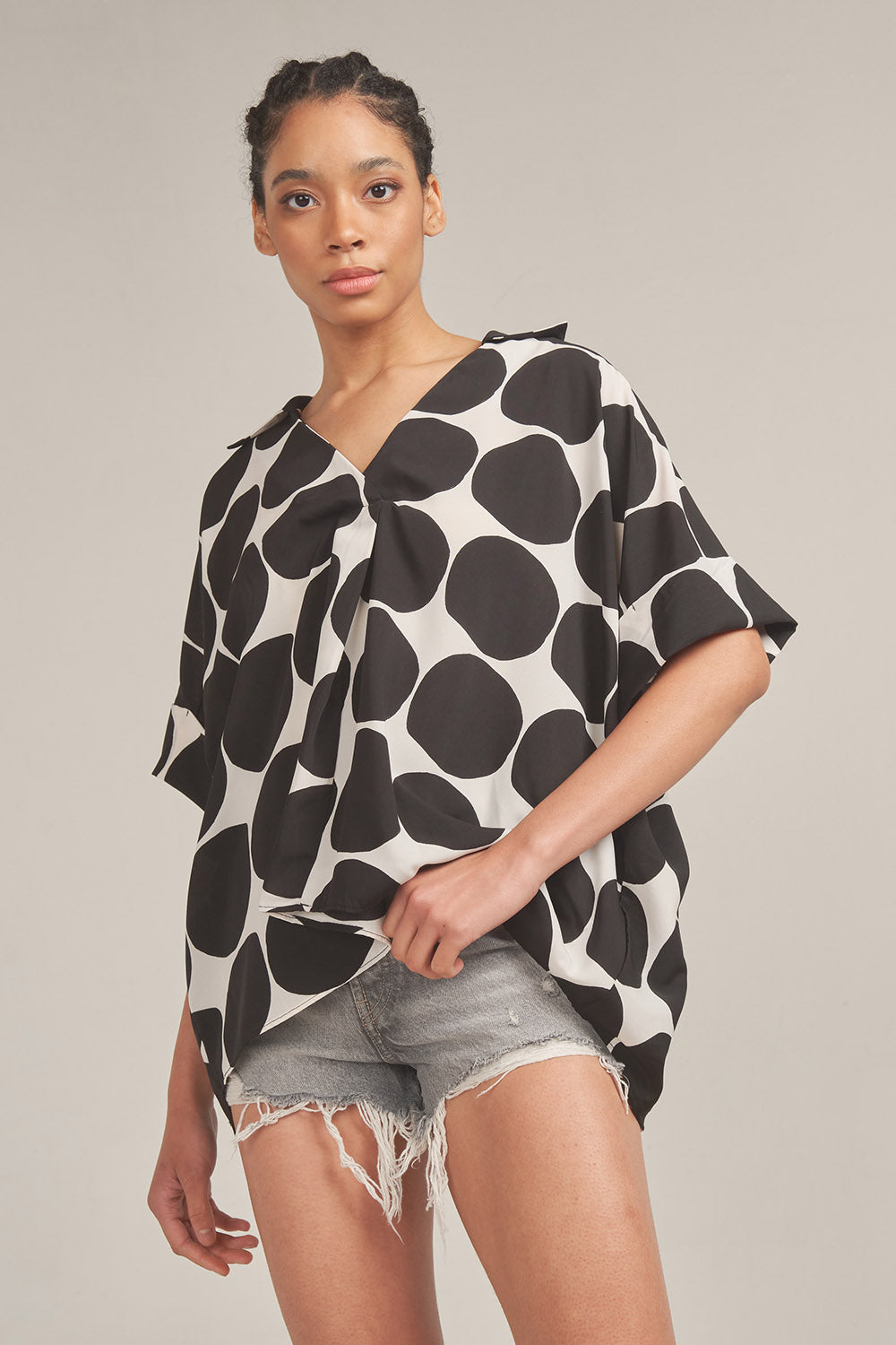 Dotted Roll-Up Sleeve Collared Tunic Top