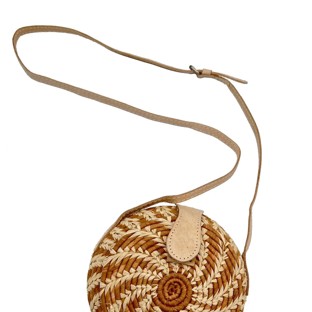 Clamshell Round Bag
