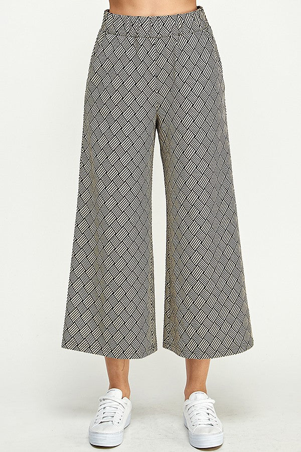 Textured Soft Cropped Wide Pants