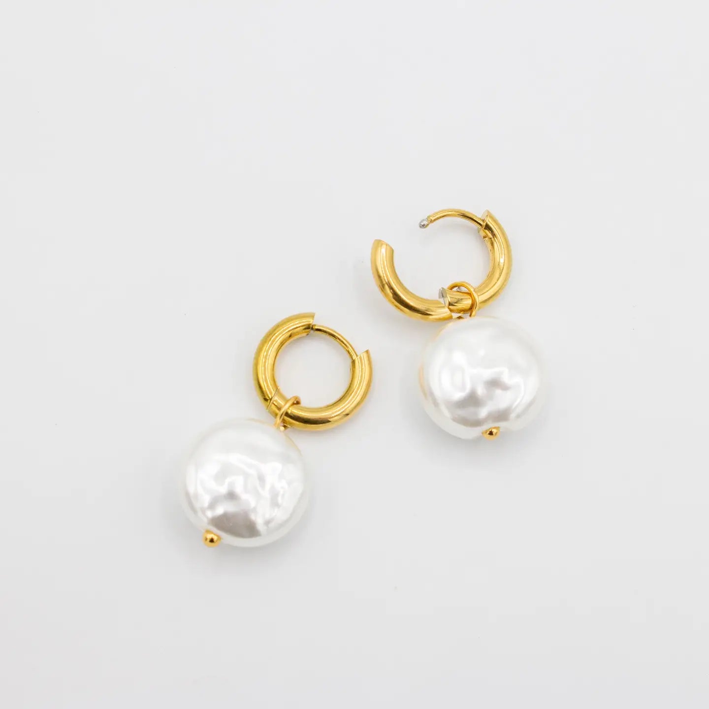 Circle Pearl Dangle