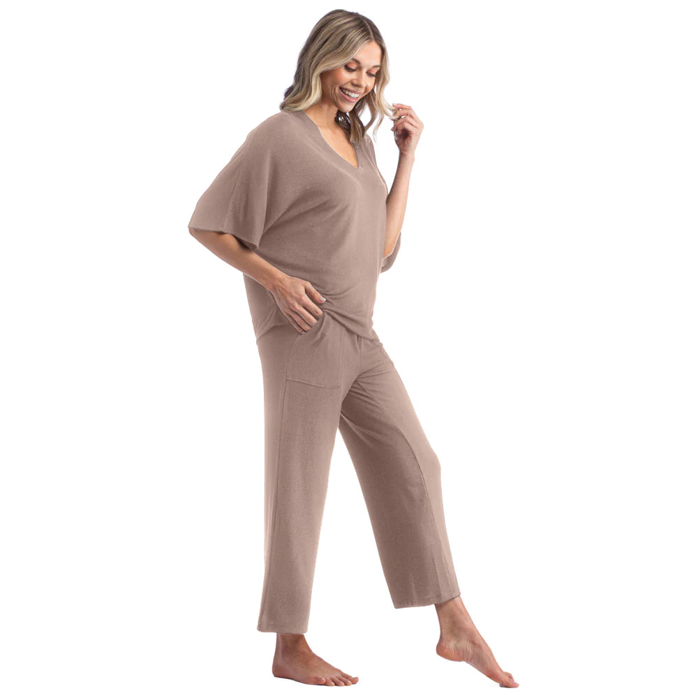 Dream Relaxed V-neck with Capri Lounge Set | Coco