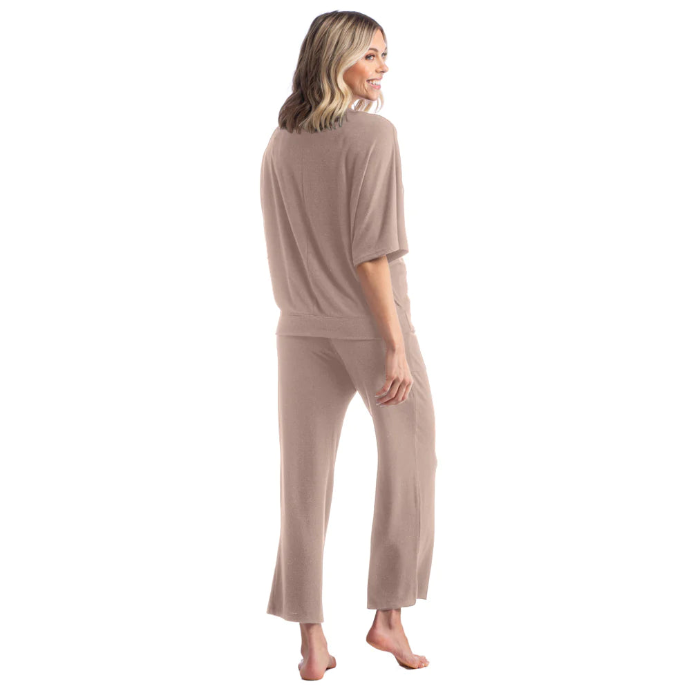 Dream Relaxed V-neck with Capri Lounge Set | Coco