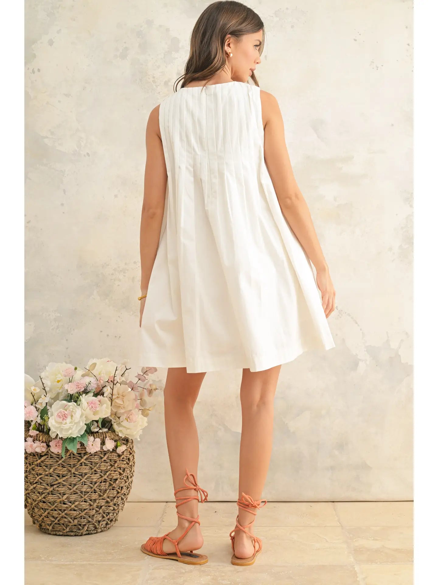 Pleated Detail Sleeveless Dress