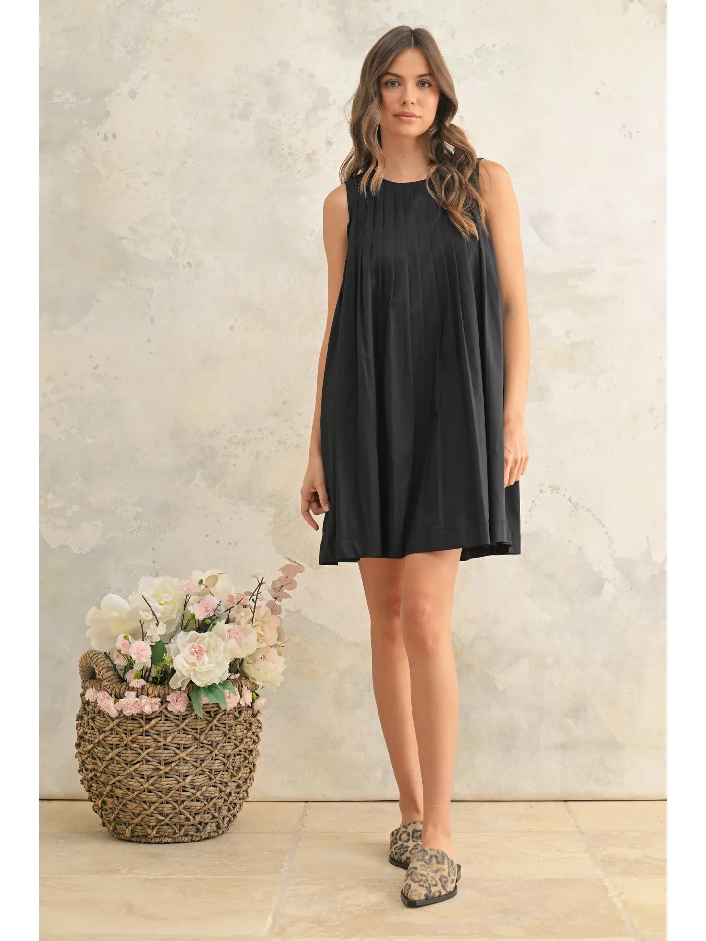 Pleated Detail Sleeveless Dress