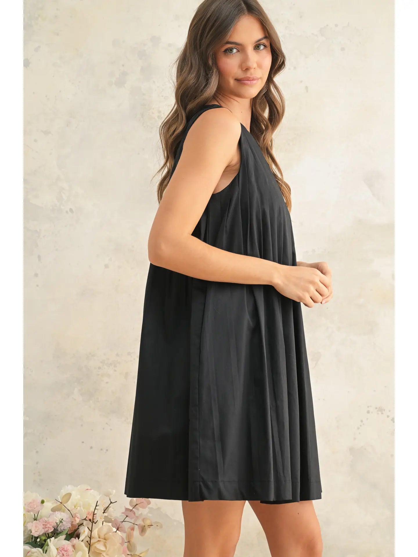 Pleated Detail Sleeveless Dress