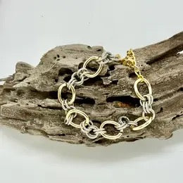 Bracelet  Multi Metal Gold Circle w/Filigree Links 7” w/2”ext.