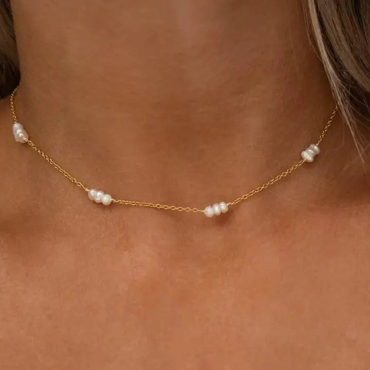 Dainty 3 Pearl Necklace