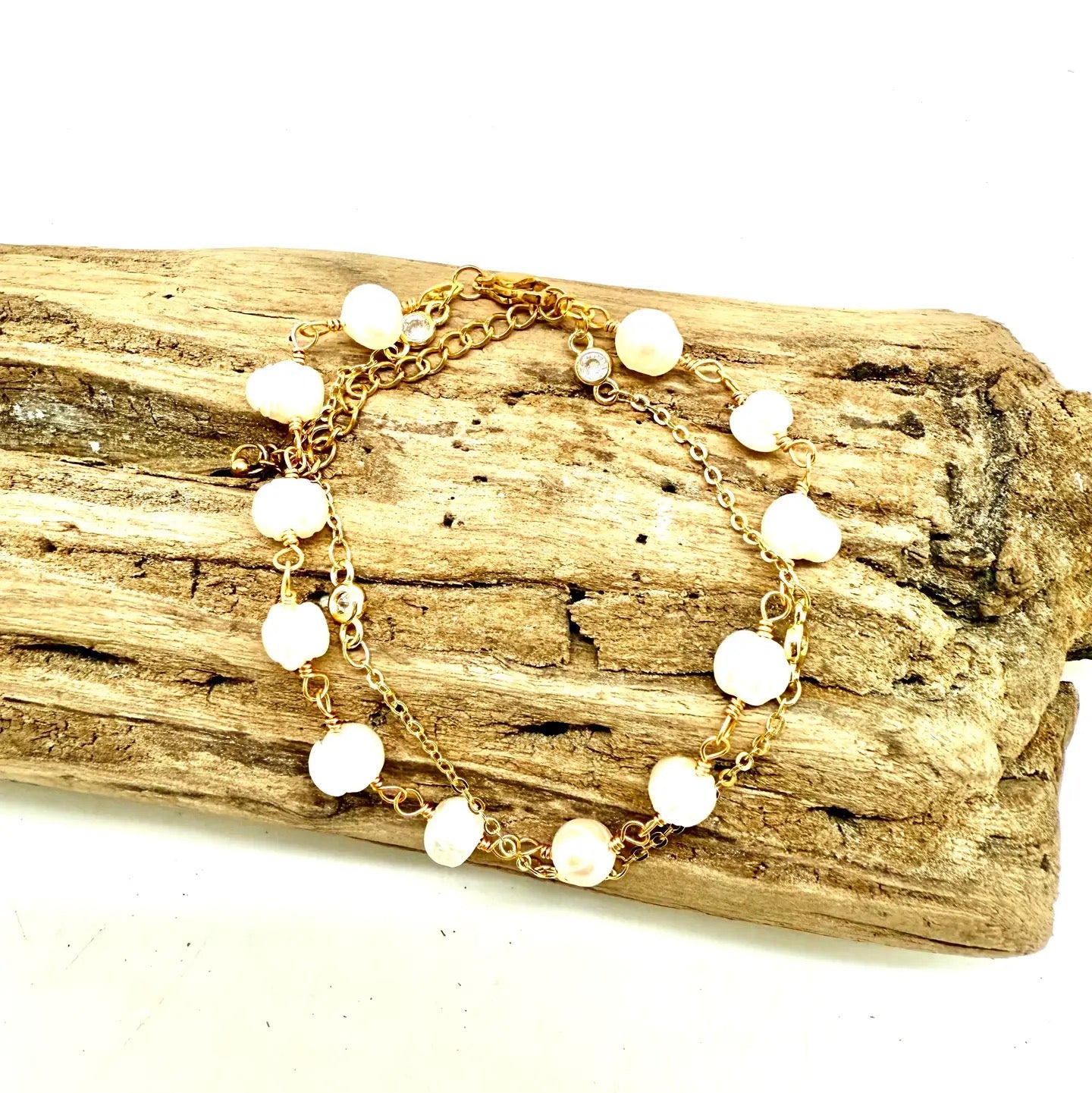 Bracelet Freshwaterpearl w/18kGoldPlated W/Glassbezel 7”w/2”