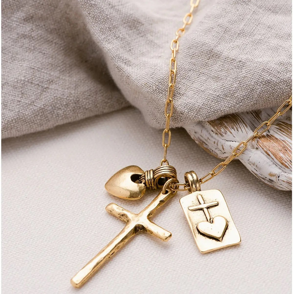 Charmante Necklace