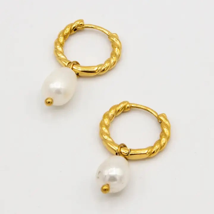 Golden Laurel with Pearl Earrings