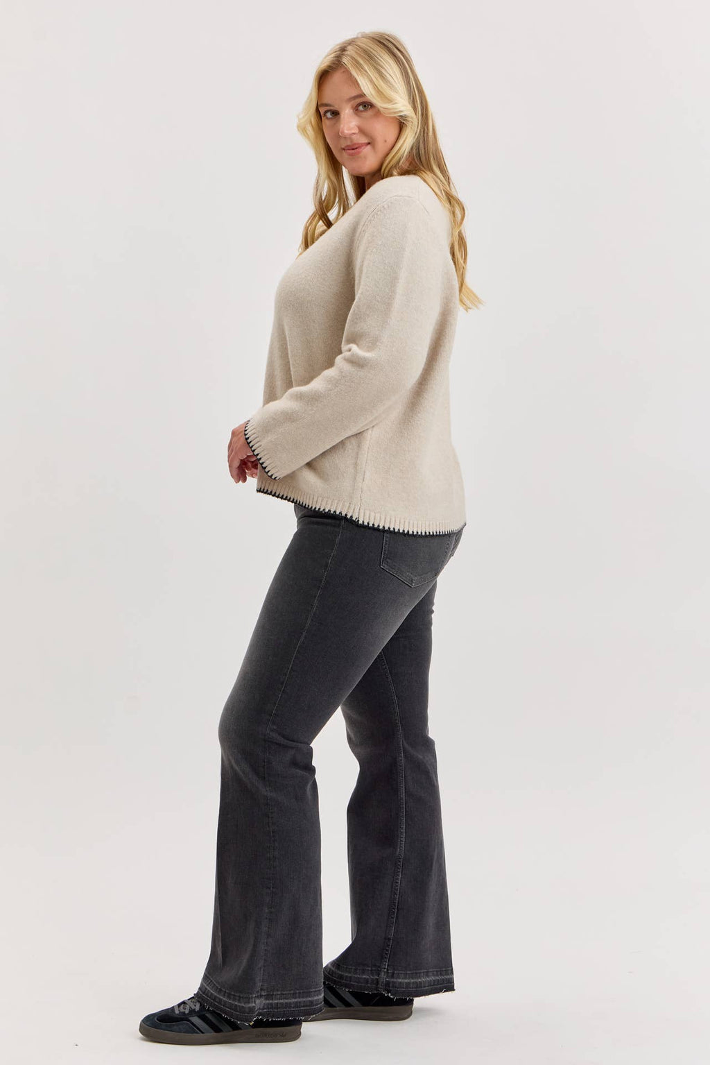 [PLUS] WOOL BLENDED MERROW STITCH BOXY CARDIGAN