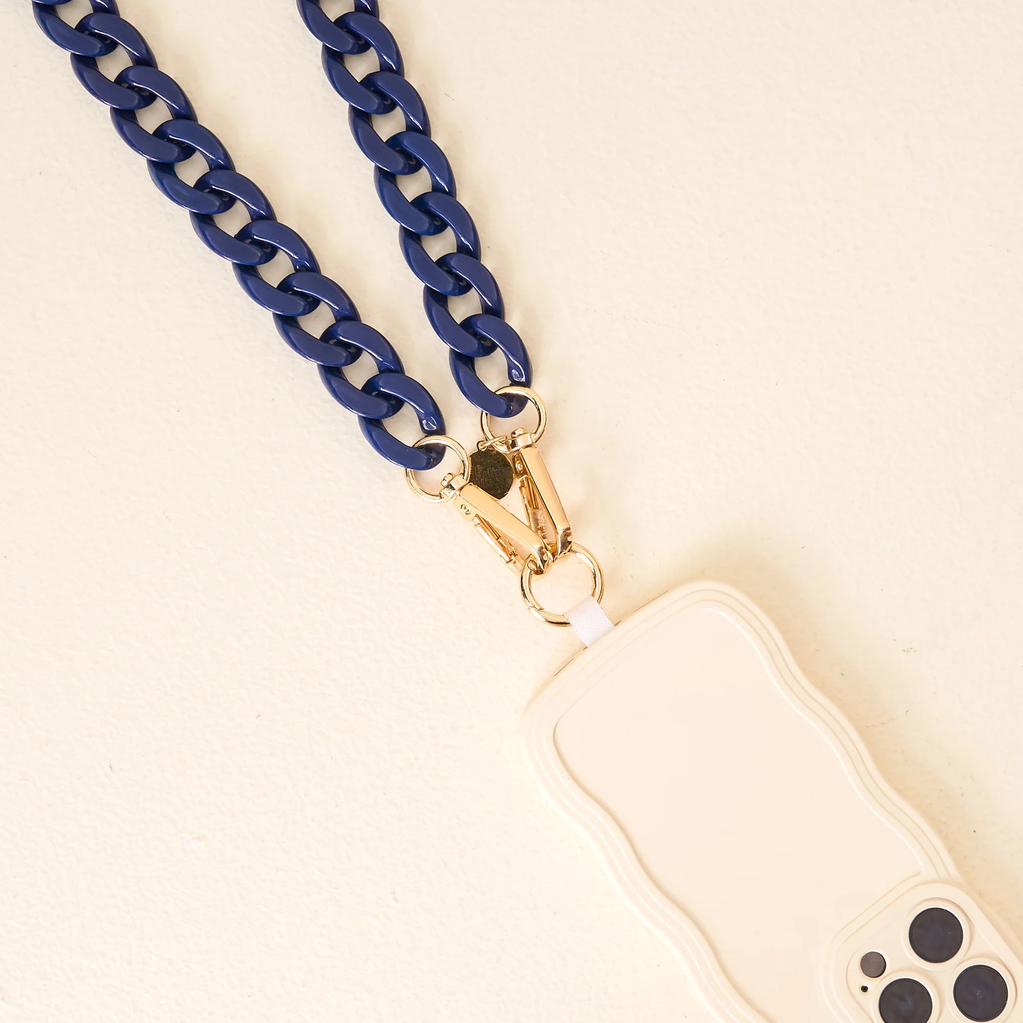 Hold the Phone Crossbody Chain | Navy