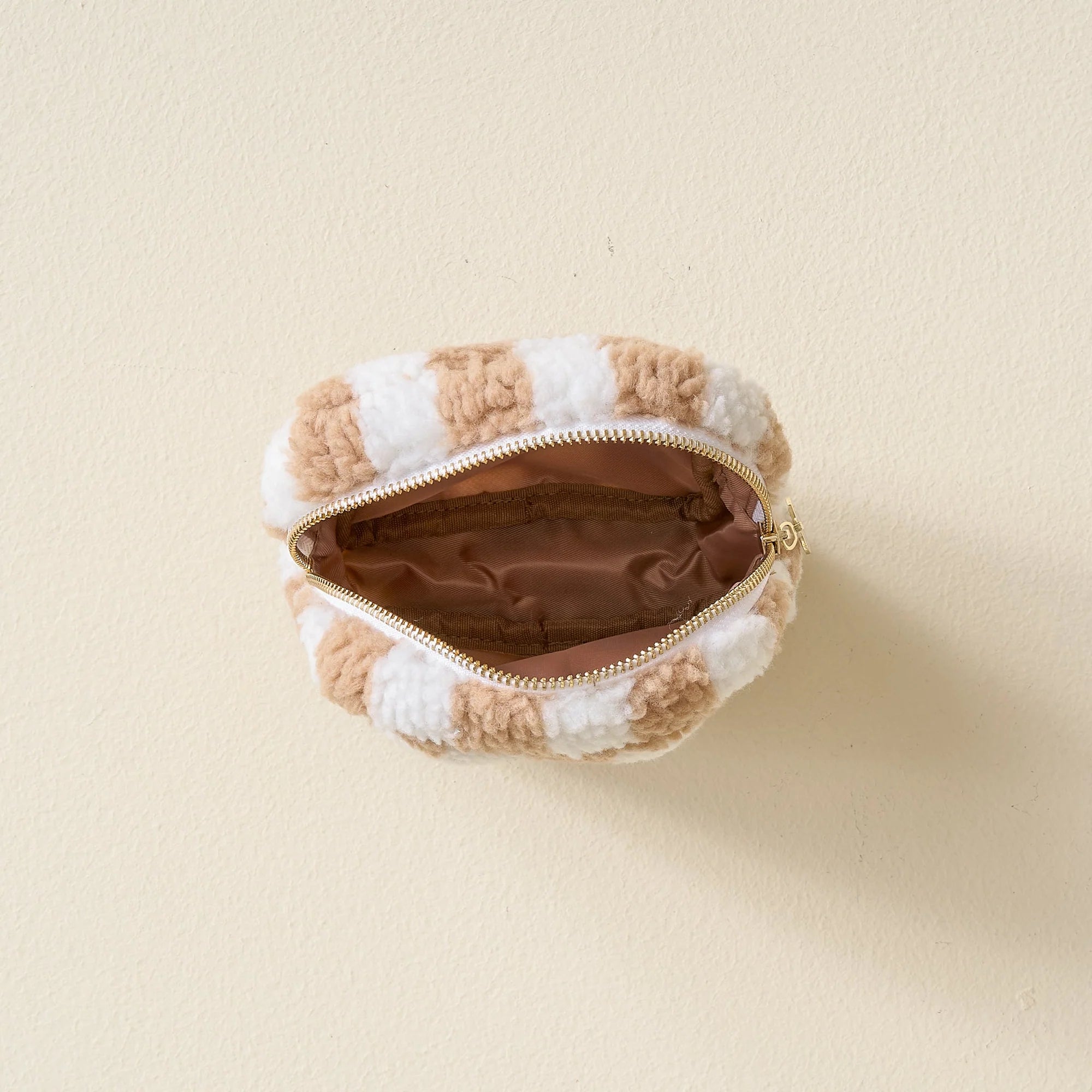 Square Teddy Pouch | Tan Checker